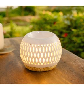  brûle-parfum élégant créant une ambiance zen et relaxante dans une pièce