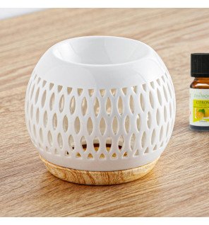  brûle-parfum blanc au design moderne pour une décoration intérieure raffinée