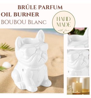  ambiance zen dans un salon avec le brûle-parfum blanc diffusant des huiles essentielles