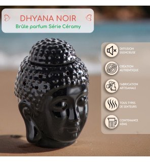  vue rapprochée sur le réservoir du brûle-parfum prêt à accueillir des huiles essentielles