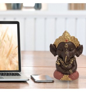  mise en scène de la statue bouddha ganesh 2 sur une étagère minimaliste