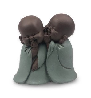  ambiance relaxante avec bonzes chuchote en décoration sur une table basse