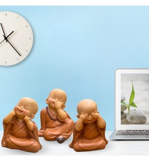  ensemble de trois statuettes bonzes en résine effet pierre pour décoration intérieure