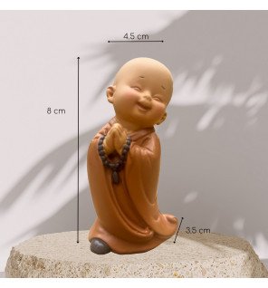  décoration bienveillante avec la figurine bébé bonze dans une chambre paisible