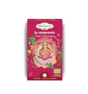  préparation de l’infusion bio chai classique sun&sia dans une théière transparente après un repas