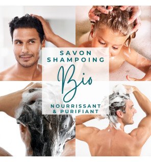  savon à l’huile de nigelle posé près d’un évier pour illustrer son usage quotidien