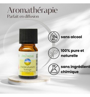  gros plan sur la bouteille d'huiles essentielles energisante avec étiquette colorée