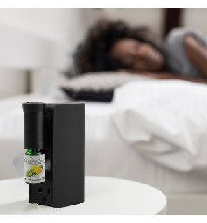  diffuseur rechargeable noir accompagné de flacons d’huiles essentielles pour une expérience aromatique complète
