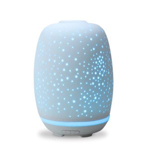  stella diffuseur d’huiles essentielles en situation dans un espace de détente familial