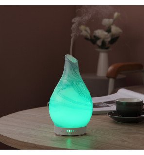  vue latérale du diffuseur yangtsé illuminé avec différentes couleurs de LED