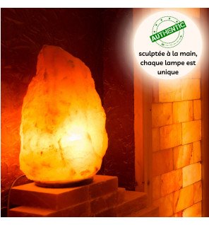  vue rapprochée sur la lumière apaisante de la lampe de sel