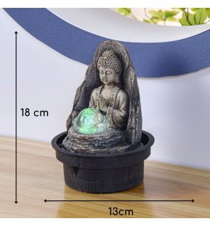  fontaine d'intérieur en fonctionnement dans une pièce à vivre moderne