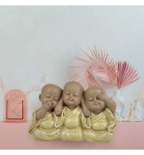  trois statuettes bonzes artisanales en résine représentant la sérénité et la méditation