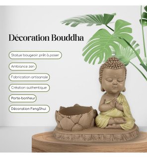  détail du visage serein de la statue bougeoir en pleine méditation