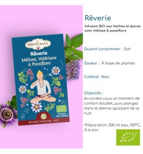  gros plan sur un mélange de plantes séchées aux couleurs naturelles