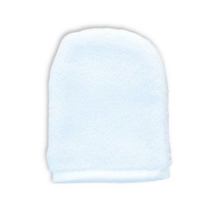  gant démaquillant posé à côté de produits de beauté minimalistes pour une ambiance cocooning