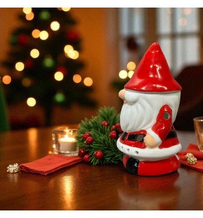  vue rapprochée de la coupelle du brûle-parfum remplie d’huile parfumée