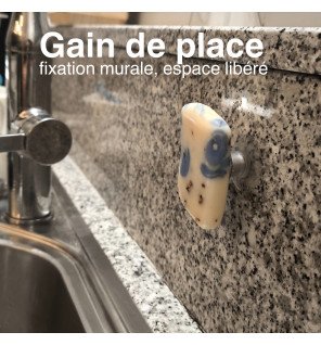  savon solide suspendu au porte-savon pour éviter les traces humides sur le rebord du lavabo