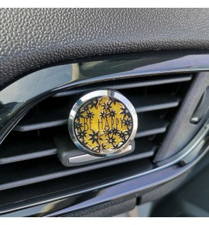  accessoire aromathérapie pour voiture installé sur une grille d’aération