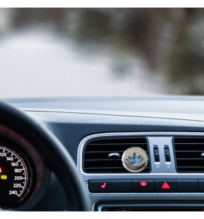  clip diffuseur pour voiture en situation d’utilisation avec ambiance relaxante