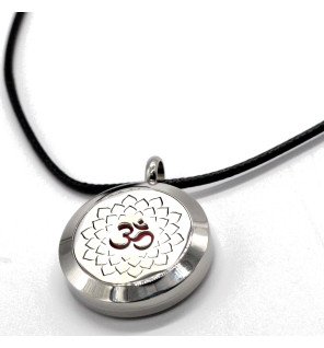  coffret cadeau contenant le collier diffuseur aum bijoux et plusieurs pastilles colorées pour l’aromathérapie