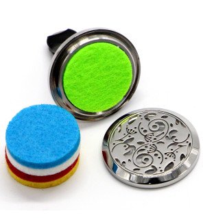 diffuseur pour voiture forêt enchantée zen'arôme posé sur un tableau de bord