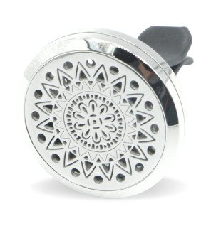  accessoire d’aromathérapie pour voiture au design discret et raffiné sur tableau de bord