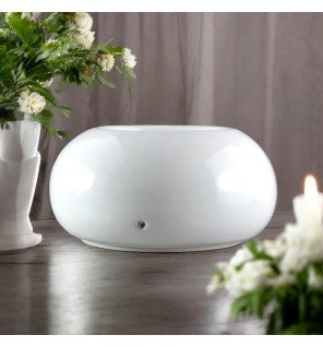  diffuseur ZenCeram blanc utilisé lors d’une séance de méditation