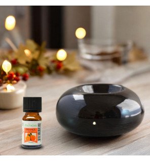  gros plan sur la texture mate du diffuseur ZenCeram noir avec lumière tamisée
