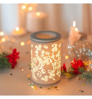  diffuseur élégant en pleine utilisation dans une chambre à l’ambiance relaxante