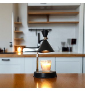  diffuseur de bougie candelino en fonctionnement créant une ambiance chaleureuse dans un séjour