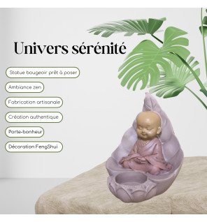  détail du visage serein de la statue bouddha assise avec une lumière douce