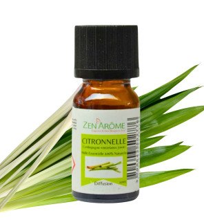 huile essentielle citronnelle utilisée lors d'une séance de relaxation à la maison