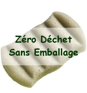  éponge konjac à l’argile verte présentée avec son emballage recyclable pour souligner son aspect zéro déchet