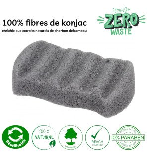 éponge noire en fibres végétales vue de près pour montrer sa texture douce et poreuse