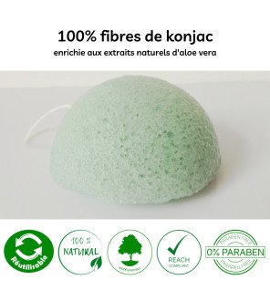  gros plan sur l’éponge konjac à l’aloe vera mettant en avant ses fibres végétales délicates