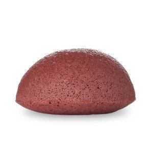  éponge konjac à l’argile rouge utilisée pour nettoyer délicatement le visage