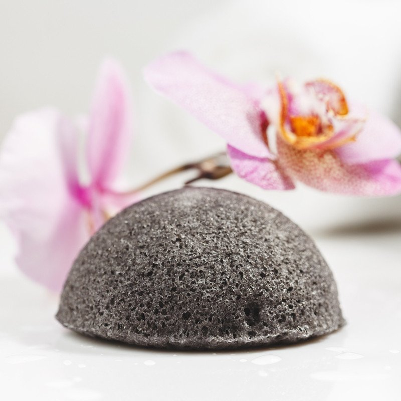 Éponge Konjac au charbon de bambou pour visage Éponge Konjac au charbon de bambou pour visage