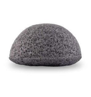  éponge konjac suspendue par sa ficelle pour un séchage optimal après utilisation