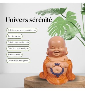  statue décorative bouddha rieur debout mise en valeur dans une entrée lumineuse