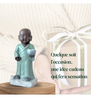  statue décorative bouddha porte-encens dans un salon lumineux