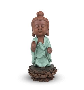  vue d’ensemble de la statue bouddha porte-encens dipamkara dans un espace de relaxation lumineux